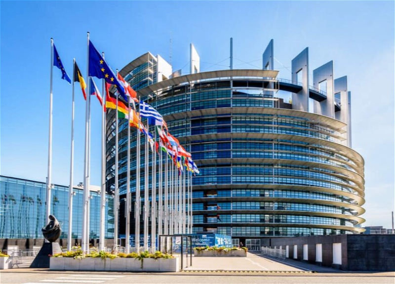 Евроскандал: Европарламент пригрозил подать в суд на Еврокомиссию