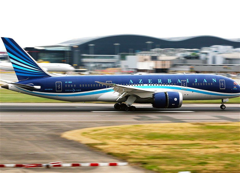 Рейс AZAL Москва - Баку задерживается почти на сутки