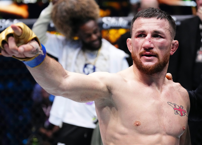 Двалишвили защитил титул чемпиона UFC