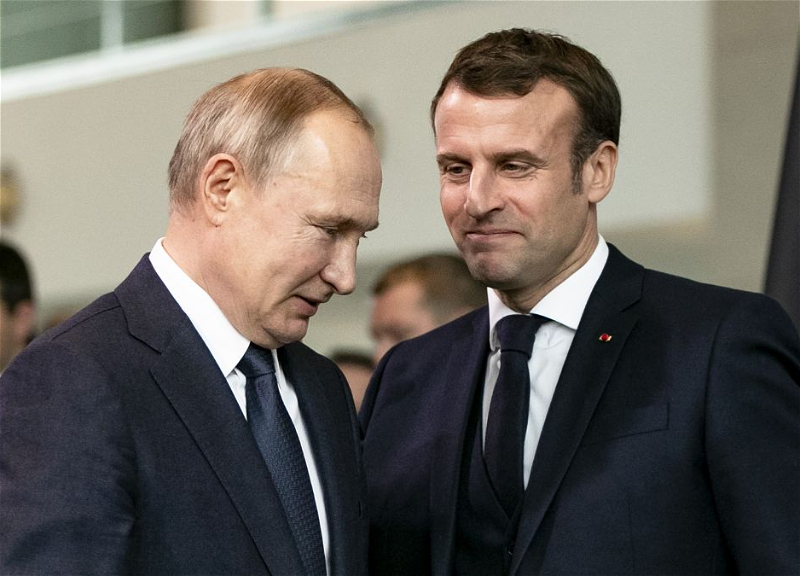 Путин провел телефонный разговор с Макроном