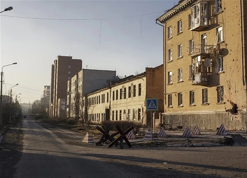 Donetskdə sərnişin avtobusu PUA hücumuna məruz qalıb: ölən və yaralananlar var